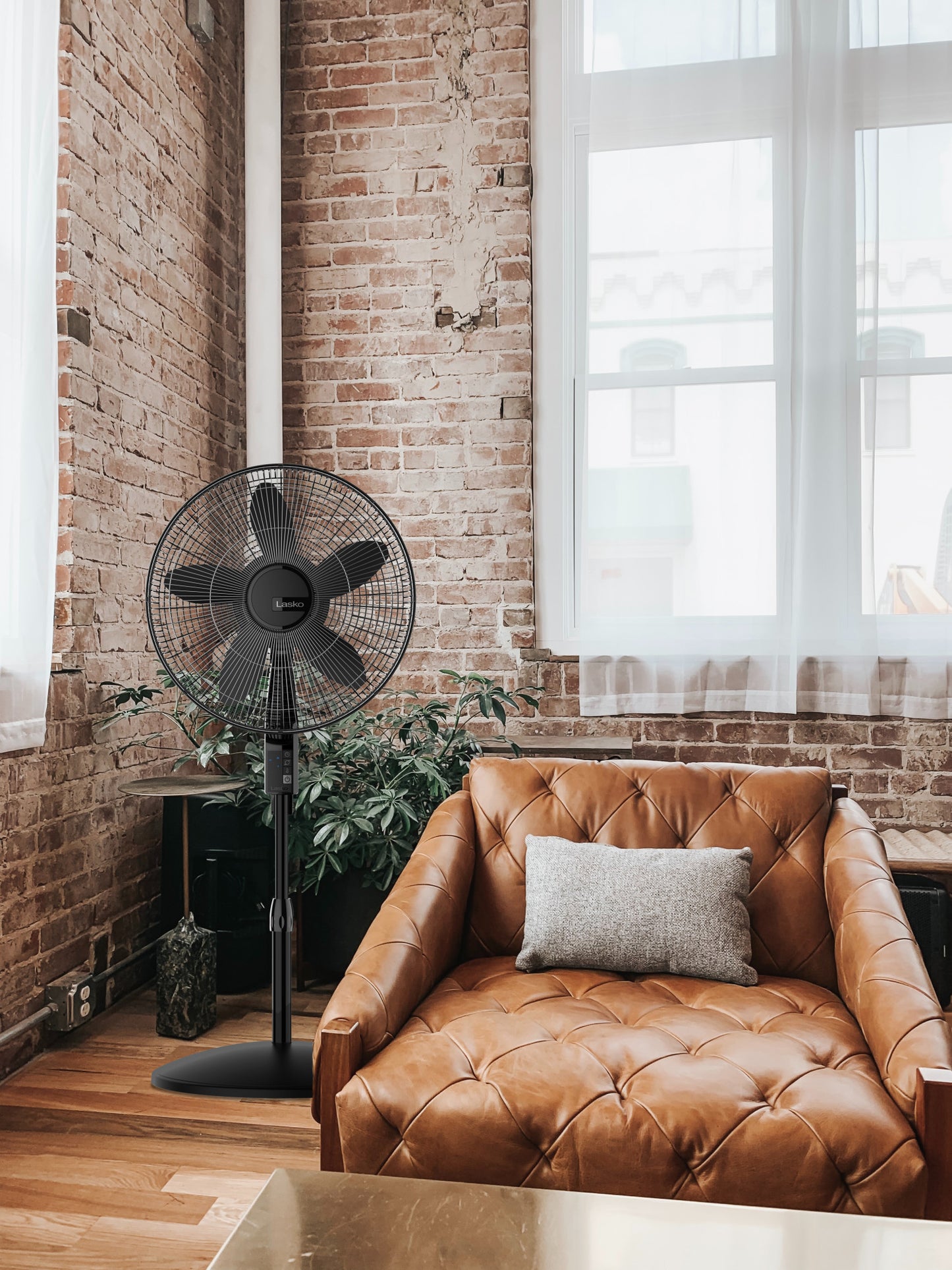 Lasko 18" Elite Collection Pedestal Fan with Remote, S18640, Black