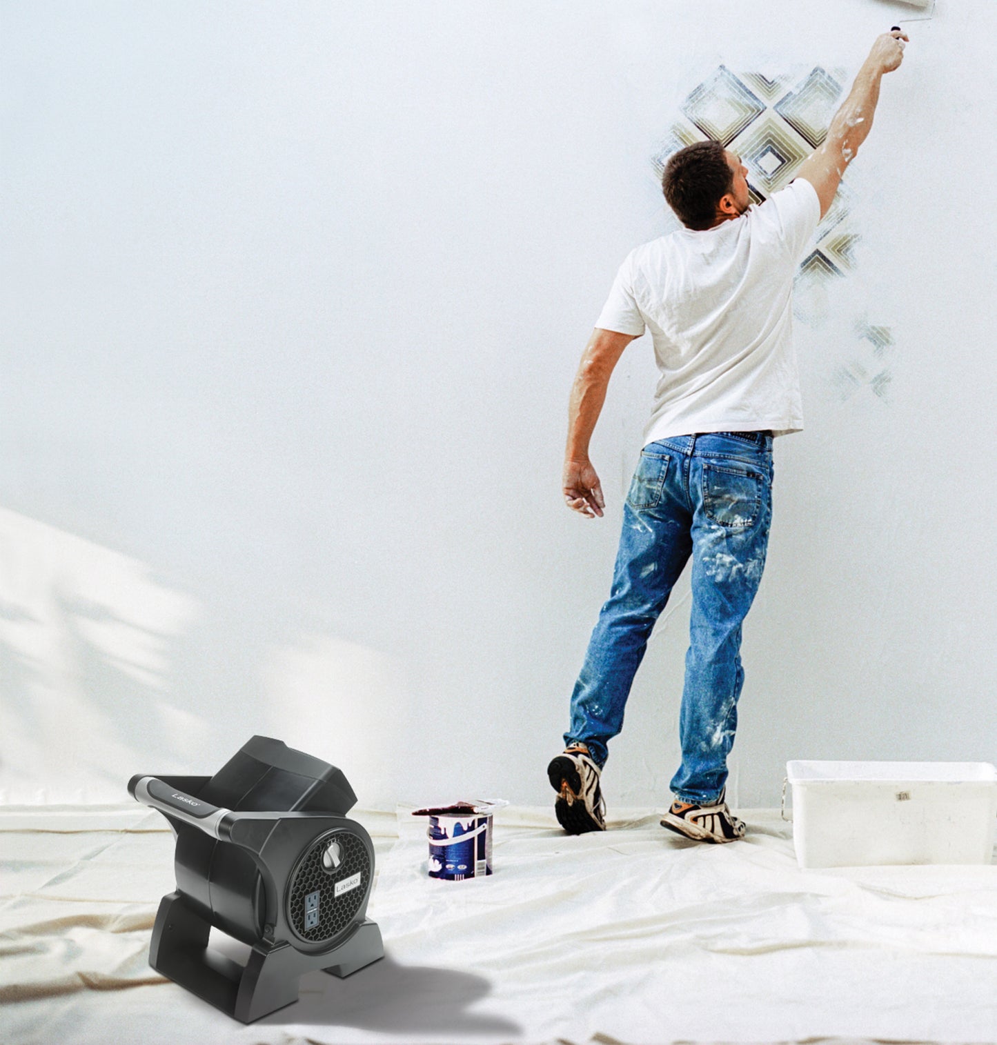 Lasko Pro-Performance High Velocity Blower Fan, U15600, Black