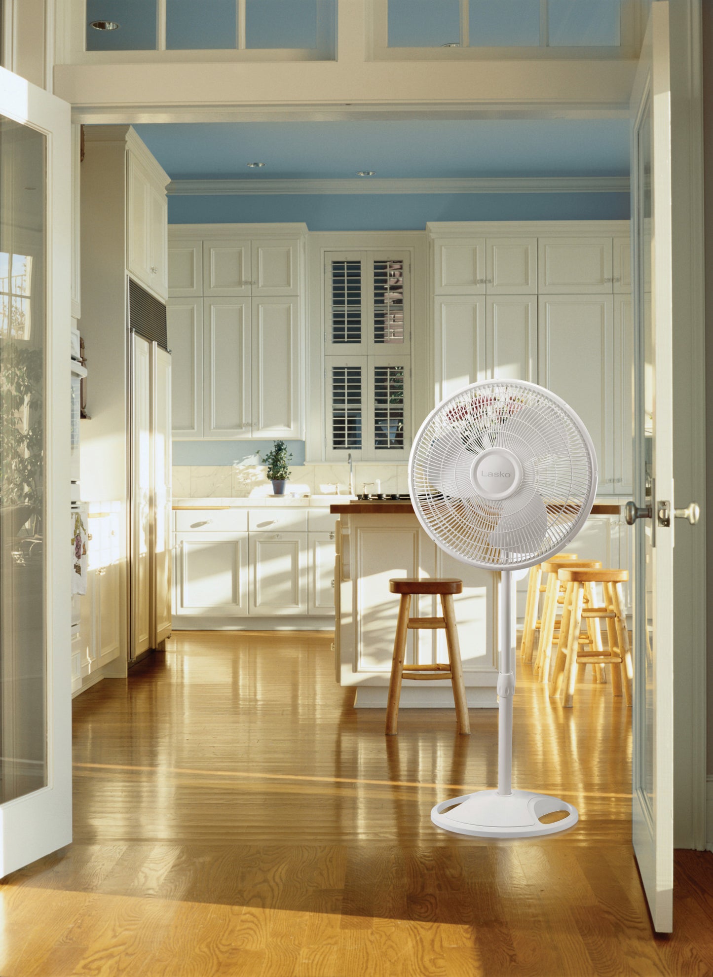 Lasko 16" Oscillating 3-Speed Pedestal Fan, 2520, White