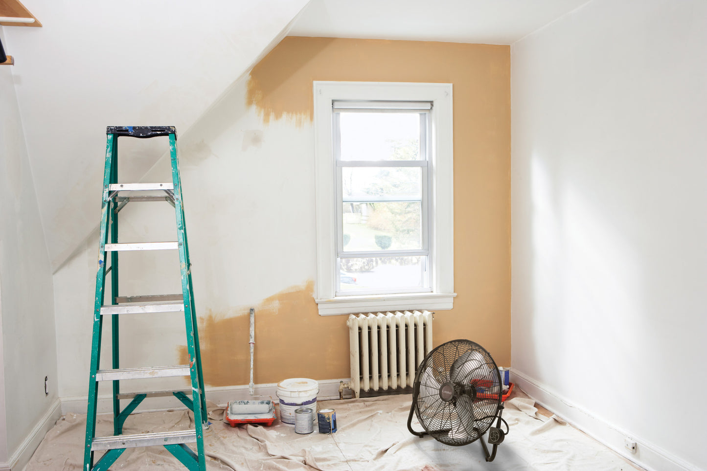 Lasko 20" High Velocity Commercial Floor or Wallmount fan with Remote Control, H20660, Black