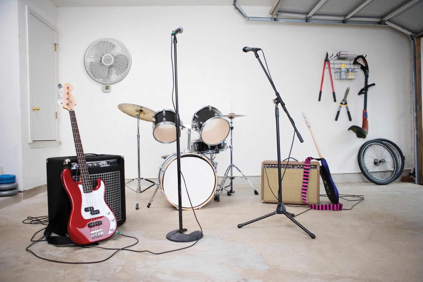 Lasko Oscillating Wallmout Fan with Remote Control, M16950, White