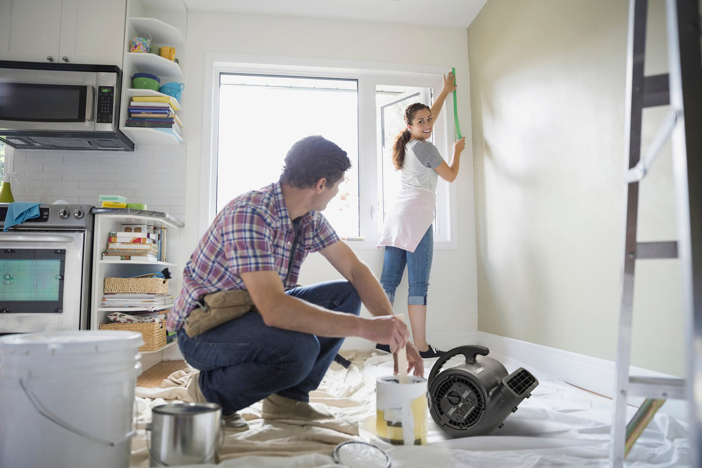 Lasko 3-Speed Super Fan Max Air Mover Floor Fan with Outlets, SF-20-BK, Black