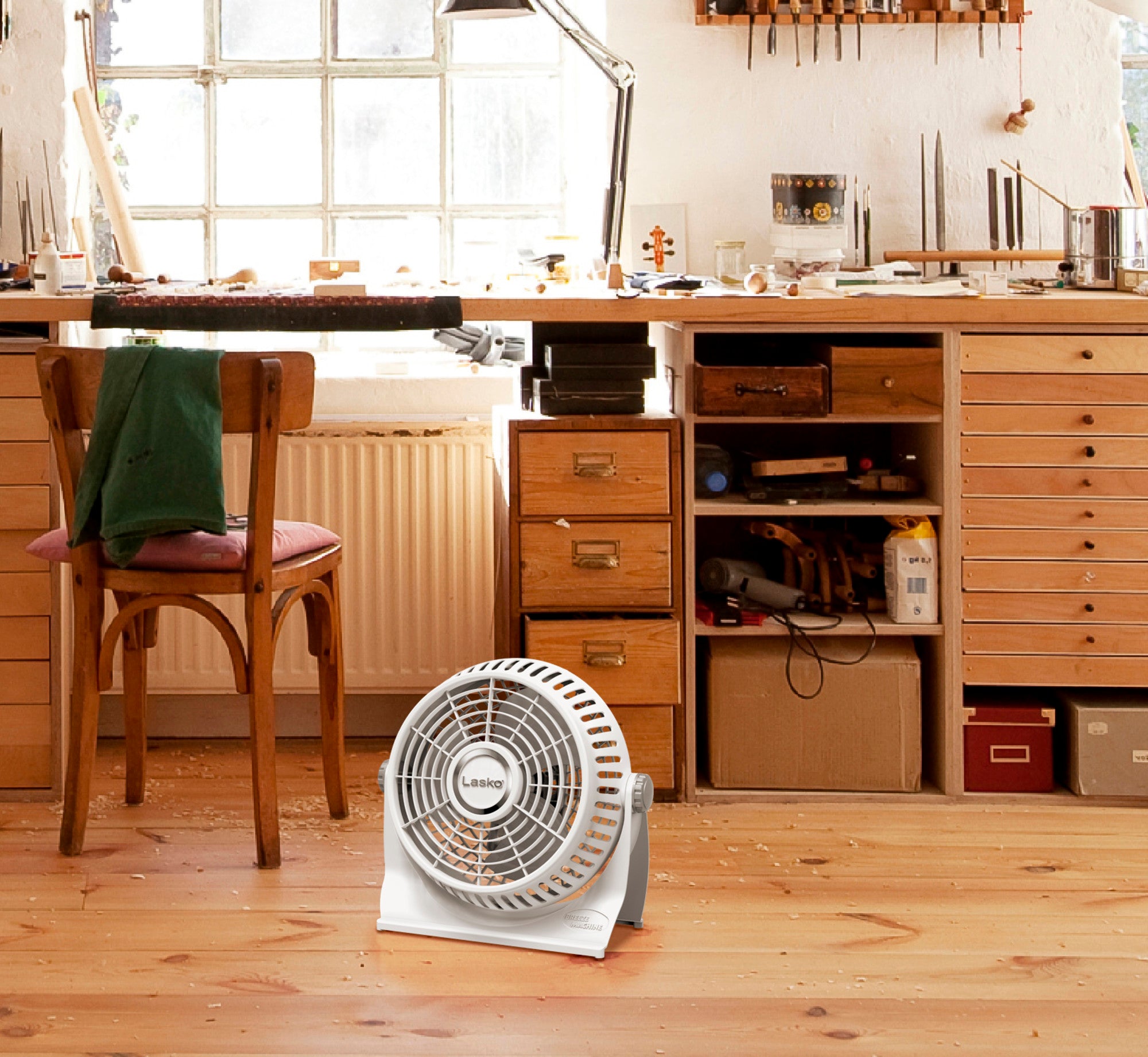 Lasko 508 10" Portable 2-Speed Breeze Machine Table Fan - Thumbnail 5