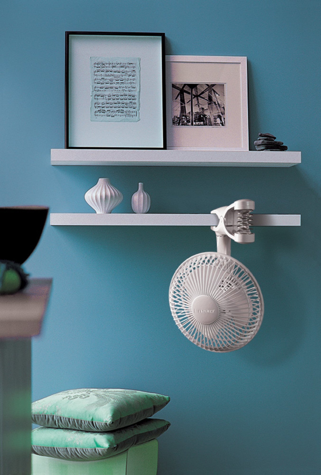 Lasko 6" Clip Fan - Thumbnail 3