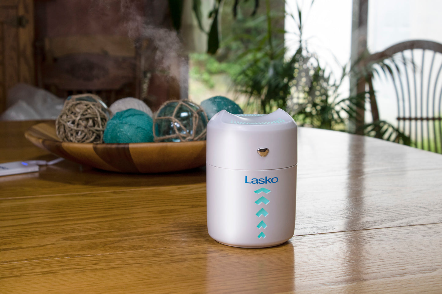 Lasko Ultrasonic Personal Cool Mist Humidifier with Nightlight, UH150, White