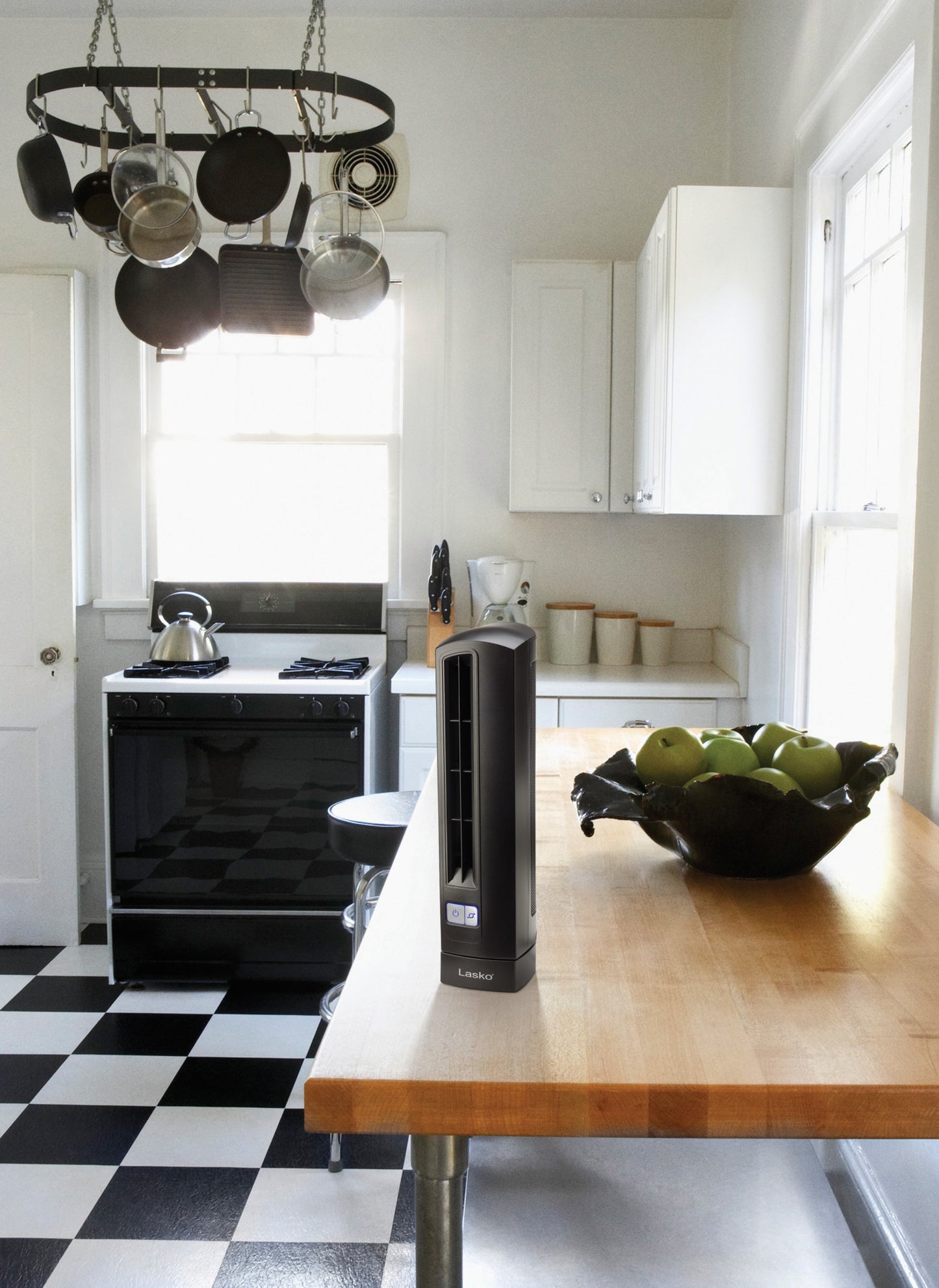 Lasko Air Stik® Ultra Slim Oscillating Table Fan, T14411, Black