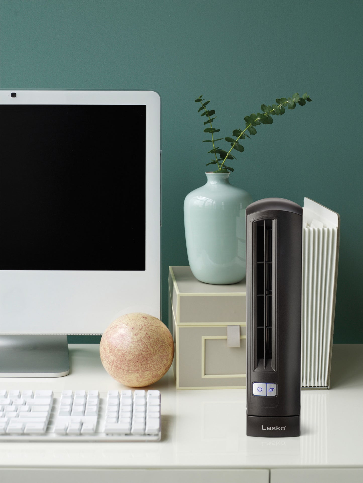 Lasko Air Stik® Ultra Slim Oscillating Table Fan, T14411, Black